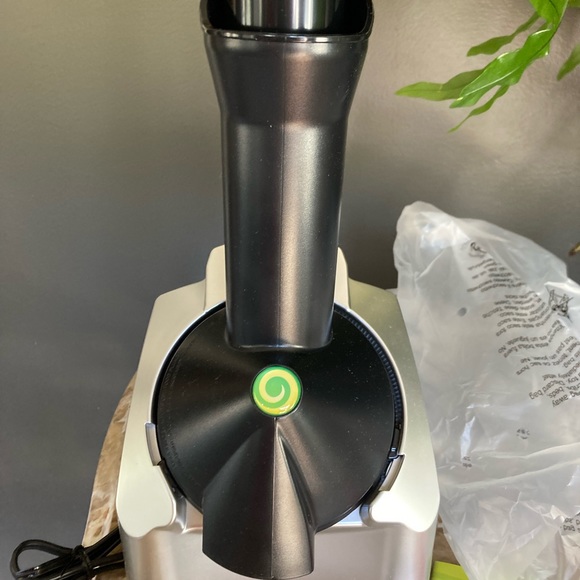 🍌🍌New In Box Classic Yonanas Soft Serve Dessert Maker - Picture 6 of 11